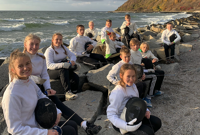 Trainingslager mit Meerblick - die Nordh&auml;user Fechter &uuml;bten in den Ferien auf Hiddensee (Foto: Susanne Nicoleizig)