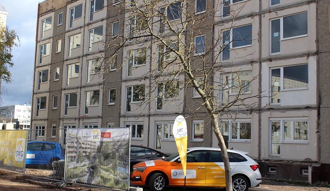 In diesem leergewohnten Block sollen energieeffiziente, barrierefreie Wohneinheiten entstehen (Foto: oas)