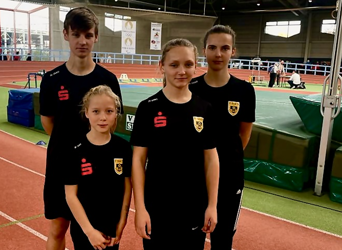 Der Nachwuchs des LV Altstadt zu Gast in Erfurt (Foto: LV Altstadt 98) Der Nachwuchs des LV Altstadt zu Gast in Erfurt (Foto: LV Altstadt 98)