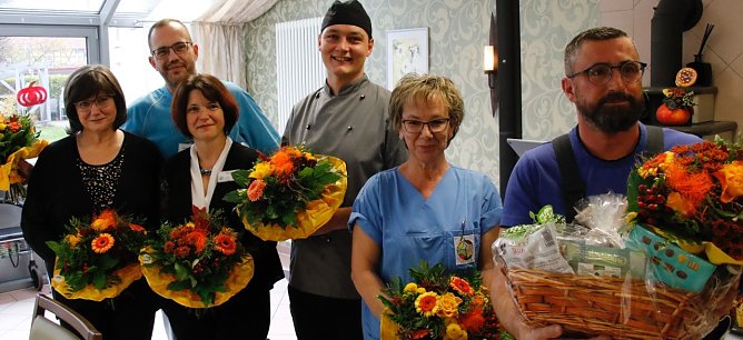 Mit dem Asternhof wurden heute auch die langj&auml;hrigen Mitarbeiter gefeiert (Foto: agl)