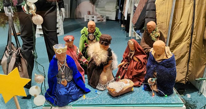 Weihnachtskrippe in Nordh&auml;user Schaufenster  (Foto: Peter Blei)