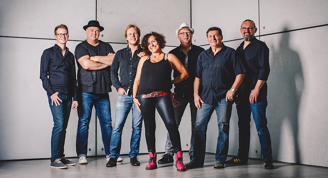 Gro&szlig;es Sylvesterkonzert mit SilmpleLive" im Klubhaus Stocksen (Foto: SilmpleLive")