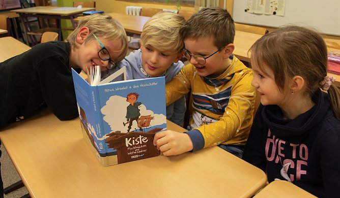 Die Kinder von Kletterer sind begeistert  (Foto: Julia Lischewski)