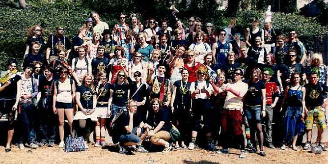 Gl&uuml;ckliche Abiturienten (Foto: Pappenberg)