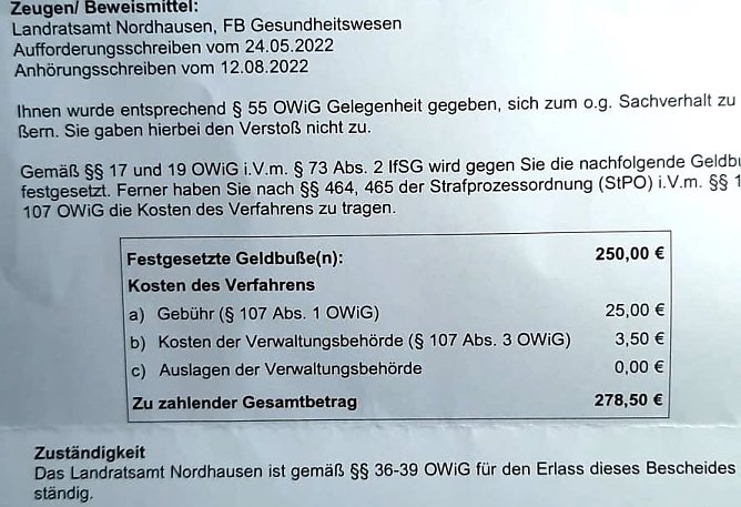 Auszug aus dem Bu&szlig;geldbescheid des Landratsamtes: 278 Euro sollen die Betroffenen 141 Personen zahlen (Foto: privat)