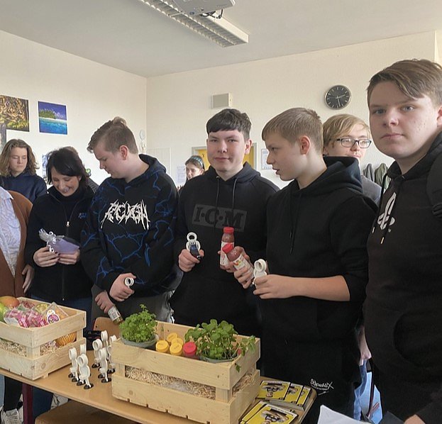Berufsparcour an der Regelschule "Am Förstemannweg" (Foto: Melanie Pischel) Berufsparcour an der Regelschule "Am Förstemannweg" (Foto: Melanie Pischel)