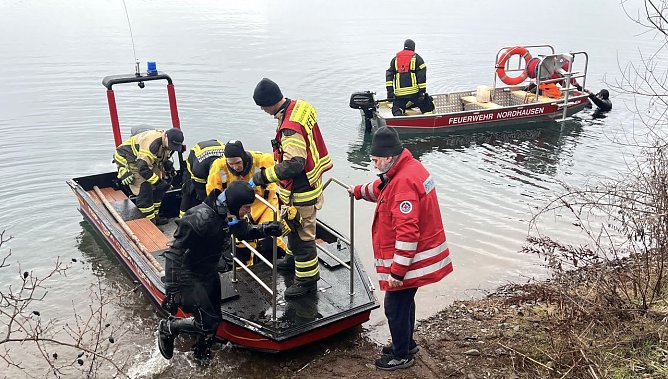 Einsatz der Rettungskräfte am heutigen Sonntag (Foto: S.Dietzel) Einsatz der Rettungskräfte am heutigen Sonntag (Foto: S.Dietzel)