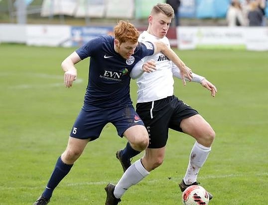 Der Kanadier Lachlan Will (l.) im Zweikampf (Foto: M.Liedke) Der Kanadier Lachlan Will (l.) im Zweikampf (Foto: M.Liedke)