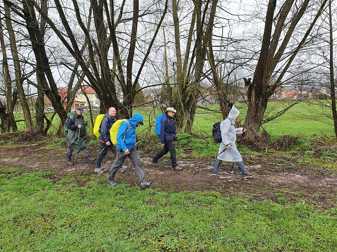 Schlammschlacht auf dem Wanderweg (Foto: Bodo Schwarzberg) Schlammschlacht auf dem Wanderweg (Foto: Bodo Schwarzberg)