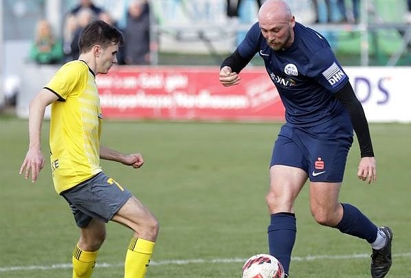 Doppeltorschütze Felix Schwerdt im Zweikampf (Foto: FSV Wacker 90) Doppeltorschütze Felix Schwerdt im Zweikampf (Foto: FSV Wacker 90)