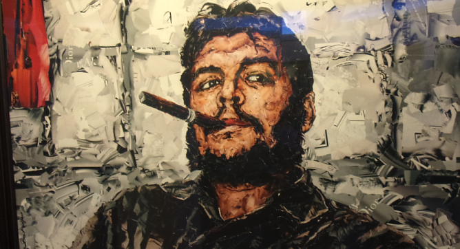 "Widerspenstige Collagen" in der Kreissparkasse (Foto: Hans Georg Backhaus) "Widerspenstige Collagen" in der Kreissparkasse (Foto: Hans Georg Backhaus)