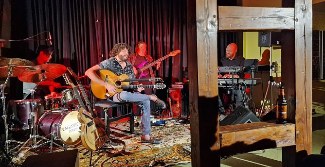 Ragawerk im Nordh&auml;user Jazzclub (Foto: nnz)