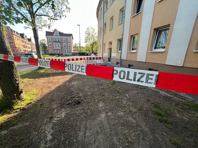 Polizeiabsperrung an der Ecke Leimbacher Stra&szlig;e - Wilhelm Neblung Stra&szlig;e (Foto: S. Dietzel)