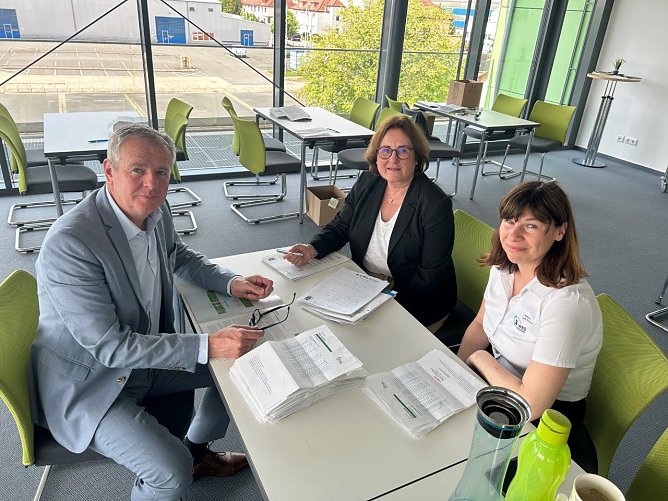 Ausz&auml;hlung der Briefwahl bei der WBG S&uuml;dharz (Foto: WBG S&uuml;dharz)