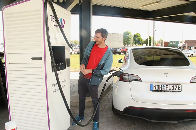 Bezahlt wird mit Kundenkarte oder per Handy-App, die Zahlung per Kreditkarte wird noch nachger&uuml;stet (Foto: agl)