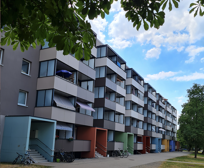 Diese Fassadenseite wurde bereits 2016 saniert (Foto: SWG/Susanne Schedwill)