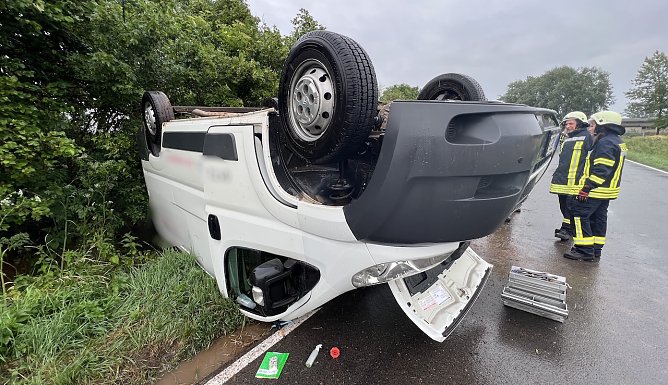 Unfall in der Kurve (Foto: S.Dietzel) Unfall in der Kurve (Foto: S.Dietzel)