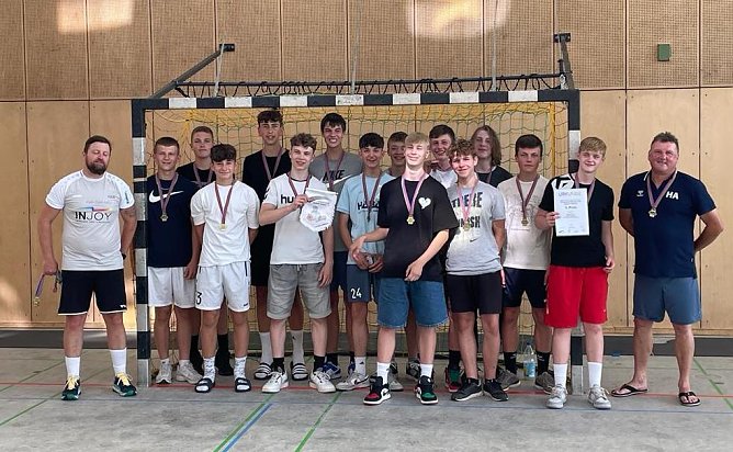 Gl&uuml;ckliche Jungs nach dem Final Four (Foto:  Anika Spaar)