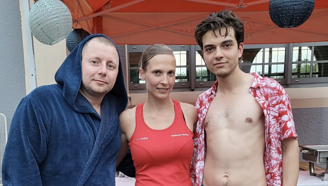 Schwitzen, abk&uuml;hlen, entspannen und genie&szlig;en - im Badehaus feierte man gestern bei der 2. Mitternachtssauna (Foto: Badehaus)