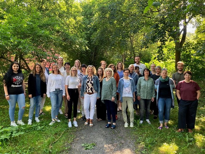  25 Fachkr&auml;fte von freien Tr&auml;gern sowie aus dem Fachbereich Jugend des Landratsamtes kamen in der Rothleimm&uuml;hle zusammen (Foto: Pressestelle Landratsamt)
