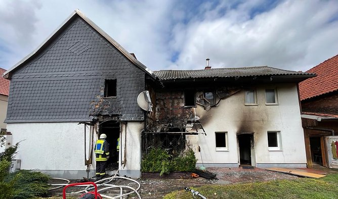 Wohnhausbrand in G&ouml;rsbach am Nachmittag (Foto: S.Dietzel/Feuerwehr)