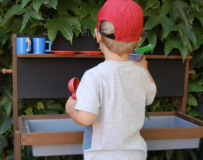 Spielzeugspende f&uuml;r die Johanniter-Kita "Leimbacher Must&ouml;ppchen" (Foto: Katharina Hille)