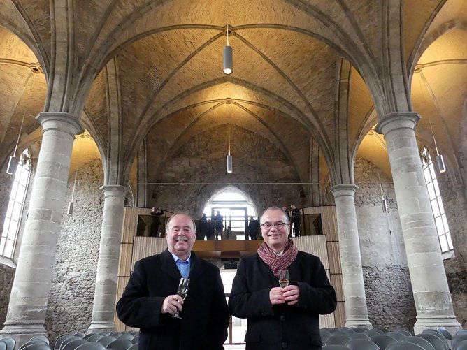 Martin Bischoff und Pfarrer Jochen Lenz bei der Er&ouml;ffnung der Netzwerkkirche Ende 2022 (Foto: Evangelischer Kirchenkreis S&uuml;dharz)