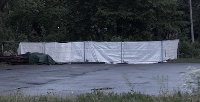 Sichtschutz f&uuml;r M&uuml;ll (Foto: nnz)