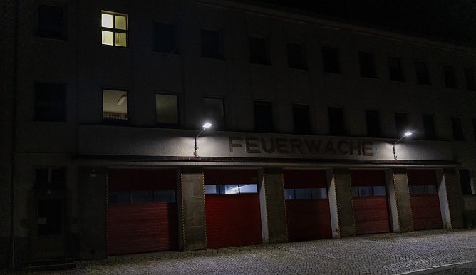 Die alte Nordh&auml;user Feuerwache in der Nacht des 3. Juli dieses Jahres (Foto: privat)