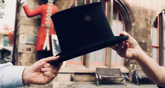 Der Zylinder wird weiter gereicht - die Rolandgruppe hat wieder einen "Zwanziger" (Foto: agl) Der Zylinder wird weiter gereicht - die Rolandgruppe hat wieder einen "Zwanziger" (Foto: agl)