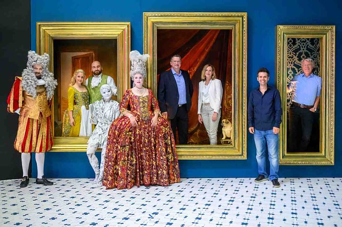 v. l. n. r.: Damien Gastl, Yuval Oren, Florian Tavić, Rina Hirayama, Zinzi Frohwein, Thomas Seeber, Sandra Hoyer, Florian Hackspiel, Daniel Klajner (Foto: Marco Kneise)