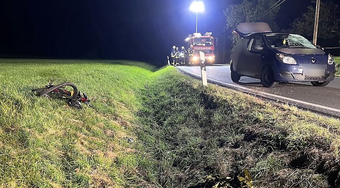 Unfall auf der Landstraße mit Kind auf Fahrrad (Foto: Silvio Dietzel) Unfall auf der Landstraße mit Kind auf Fahrrad (Foto: Silvio Dietzel)