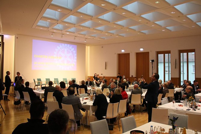 Zum Jubiläum kamen zahlreiche Gäste, Freunde und Unterstützer in den Ratssaal (Foto: agl) Zum Jubiläum kamen zahlreiche Gäste, Freunde und Unterstützer in den Ratssaal (Foto: agl)