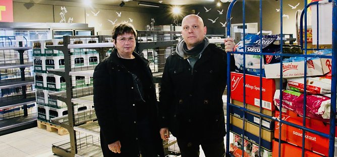 G&ouml;rsbachs B&uuml;rgermeisterin Angela Simmen und Marko Rossmann kurz vor der Er&ouml;ffnung des Marktes im Februar (Foto: nnz-Archiv)