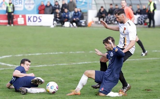 Am Ende eine ungl&uuml;ckliche Niederlage f&uuml;r den einheimischen FSV Wacker (Foto: FSV Wacker 90)