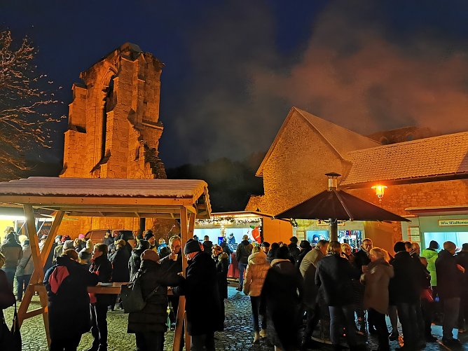 Walkenrieder Weihnachtsmarkt vor dem Kloster (Foto: Kloster Walkenried) Walkenrieder Weihnachtsmarkt vor dem Kloster (Foto: Kloster Walkenried)