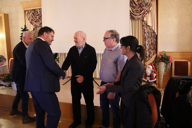 Drei Jahrzehnte Verbandsgeschichte bringen viele Danksagungen mit sich (Foto: agl) Drei Jahrzehnte Verbandsgeschichte bringen viele Danksagungen mit sich (Foto: agl)