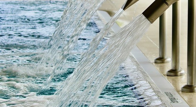 Symbolbild Therme (Archiv) (Foto: Eva Maria Wiegand) Symbolbild Therme (Archiv) (Foto: Eva Maria Wiegand)