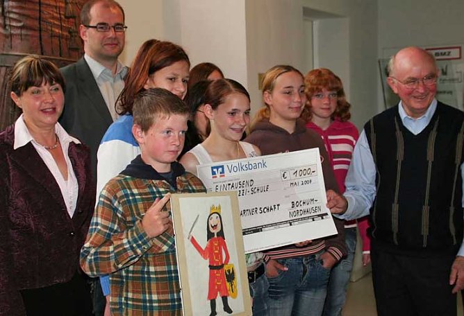 Scheck überreicht (Foto: psv) Scheck überreicht (Foto: psv)