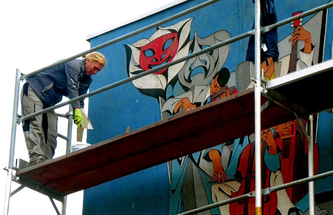 Frau Hesse auf dem Gerüst (Foto: H.Kneffel) Frau Hesse auf dem Gerüst (Foto: H.Kneffel)