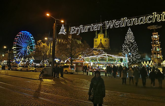 Momentaufnahme vom Erfurter Weihnachtsmarkt (Foto: Jürgen Mehne) Momentaufnahme vom Erfurter Weihnachtsmarkt (Foto: Jürgen Mehne)