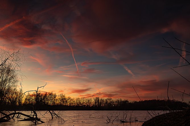 Abendstimmung am Kiesschacht. Endstanden am Montagabend in Bielen (Foto: Matthias Oswald) Abendstimmung am Kiesschacht. Endstanden am Montagabend in Bielen (Foto: Matthias Oswald)