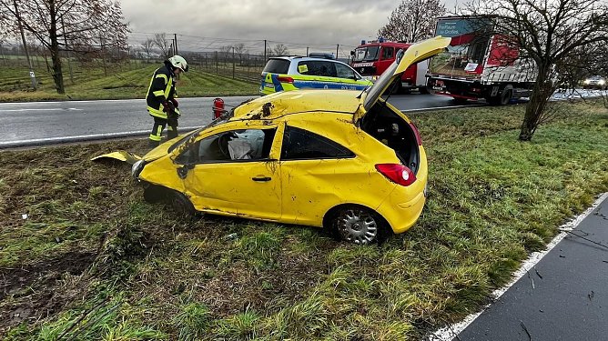 Zwei Verletzte bei gescheitertem Überholvorgang (Foto: Feuerwehr Heringen / Silvio Dietzel) Zwei Verletzte bei gescheitertem Überholvorgang (Foto: Feuerwehr Heringen / Silvio Dietzel)