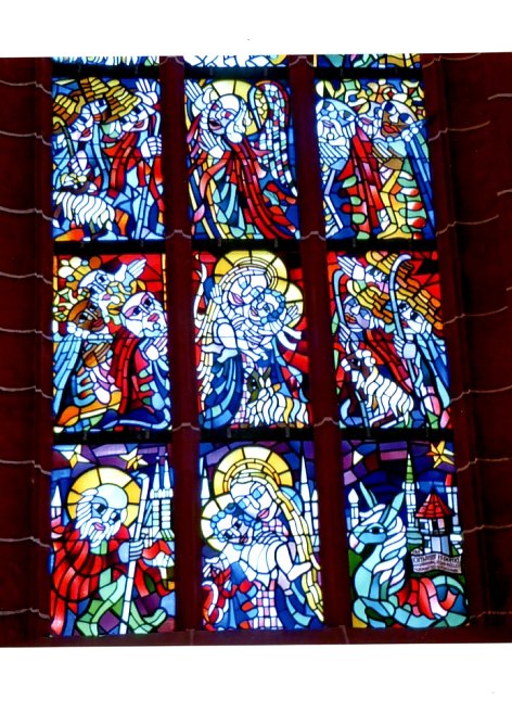 Die neun Teile des Weihnachtsfensters in St. Blasii (Foto: Heidelore Kneffel) Die neun Teile des Weihnachtsfensters in St. Blasii (Foto: Heidelore Kneffel)