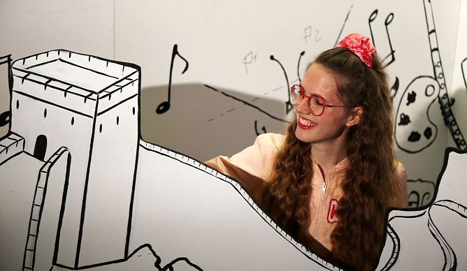 Inszenierungsfoto: Der Junge mit dem l&auml;ngsten Schatten (Foto: TNLOS)