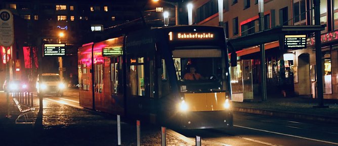 Hier geht es f&uuml;r die Stra&szlig;enbahn bald nicht mehr weiter - ab dem 19. Februar werden die Gleise in der unteren Rautenstra&szlig;e zur Bahnhofstra&szlig;e auf 170 Metern erneuert (Foto: agl)