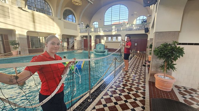 Eva und Lukas bei den Vorbereitungen für die Winterferien (Foto: Badehaus Nordhausen) Eva und Lukas bei den Vorbereitungen für die Winterferien (Foto: Badehaus Nordhausen)