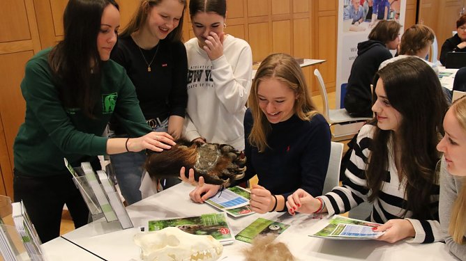 Seminarfachbörse im Bürgerhaus (Foto: agl) Seminarfachbörse im Bürgerhaus (Foto: agl)