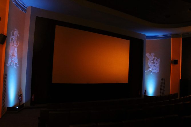 Der gro&szlig;e Kinosaal wurde bereits im vergangenen Jahr runderneuert (Foto: agl)