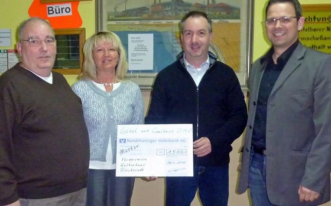 Freude beim Förderverein (Foto: privat) Freude beim Förderverein (Foto: privat)